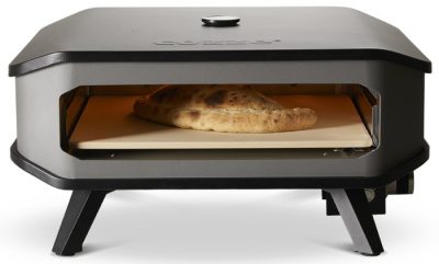 Frontansicht eines COZZE Gas-Pizzaofens mit Pizza im Backraum