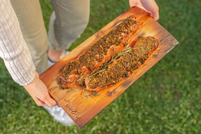 Grillfürst Räucherplanke mit Lachs