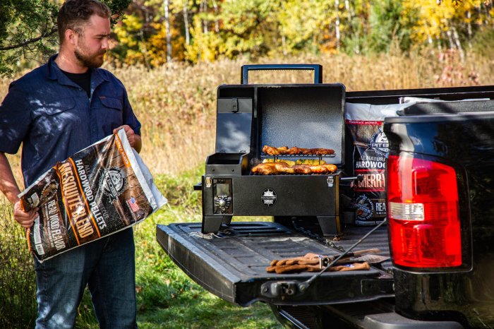 Kompakter Pelletgrill für Camping und Balkon - Pit Boss Navigator 150