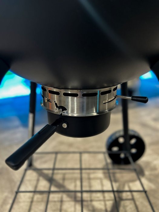 Der Lüftungsschieber am abnehmbaren Aschetopf