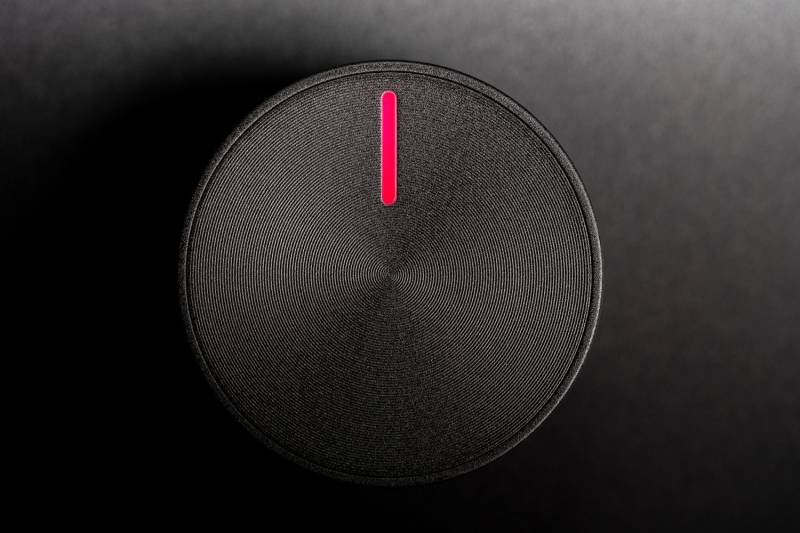 Grillfürst Independence P830G Doppelkammer Gasgrill - mattschwarz - mit XXL Infrarotbrenner, Seitenkocher, Heckbrenner und Gusseisenrosten