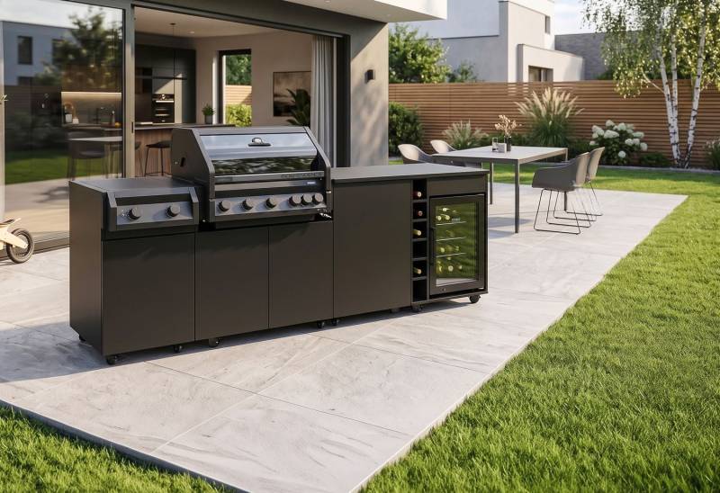 Grillfürst Moments Grillküche inkl. Kühlschrank mit Independence P590E Gasgrill, Independence P230E XXL Infrarotbrenner, Tür mit Stauraum und Flaschenregal - Nero