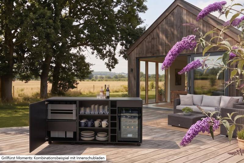 Grillfürst Moments Grillküche mit Independence P590E Gasgrill, Independence P230E XXL Infrarotbrenner, Monolith Keramikgrill, Kühlschrank, Tür mit Stauraum und Flaschenregal - Nero / Eter