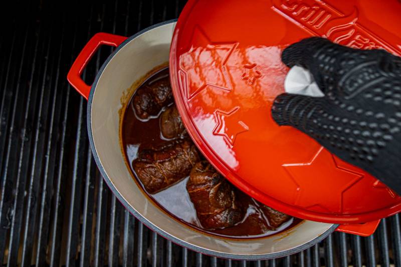 Grillfürst Dutch Oven Sternentöpfchen / Gusseisen Bräter - emailliert - L - rot