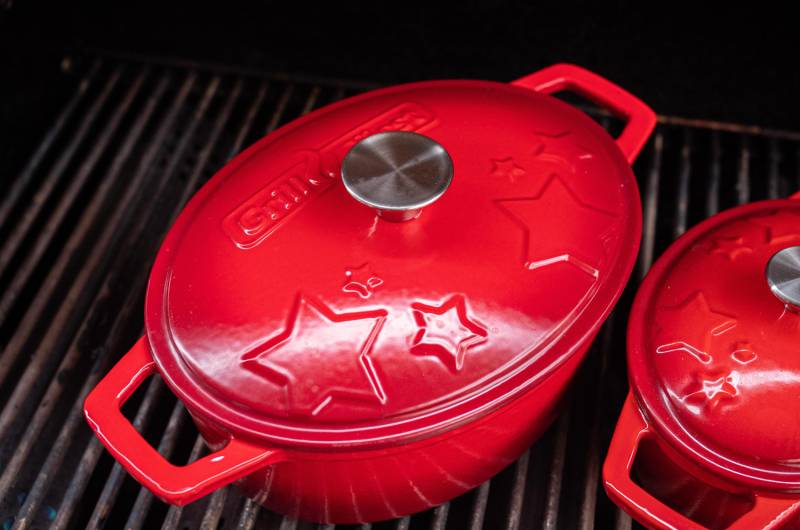 Grillfürst Dutch Oven Sternentöpfchen / Gusseisen Bräter - emailliert - M - rot