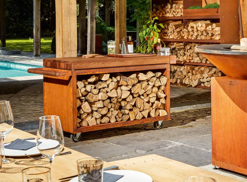 OFYR Mise en Place Table Corten 135 PRO - mit Teakholz-Arbeitsplatte & Holzlager