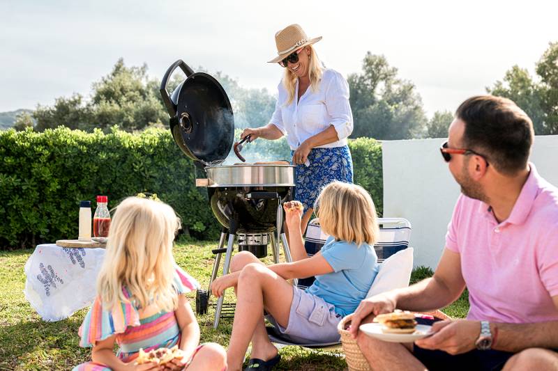 Napoleon PRO Holzkohlegrill Kugelgrill Ø 47 cm  mit Gussrost und Deckelscharnier - Modell 2024