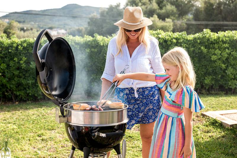 Napoleon PRO Holzkohlegrill Kugelgrill Ø 47 cm  mit Gussrost und Deckelscharnier - Modell 2024